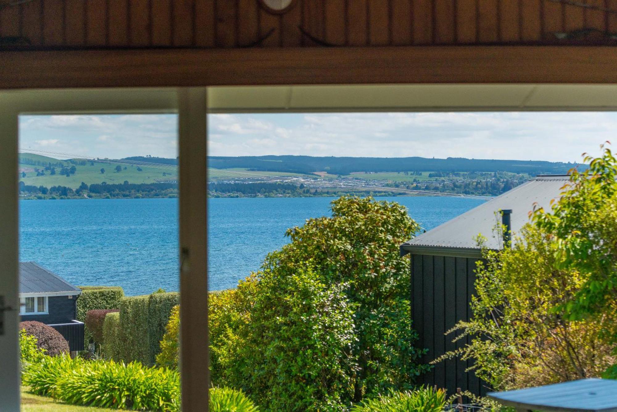 Lakeview Cottage - Rainbow Point Holiday Home Taupo Zewnętrze zdjęcie